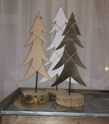 Tannenbaum auf Holzscheibe 2019 (3)